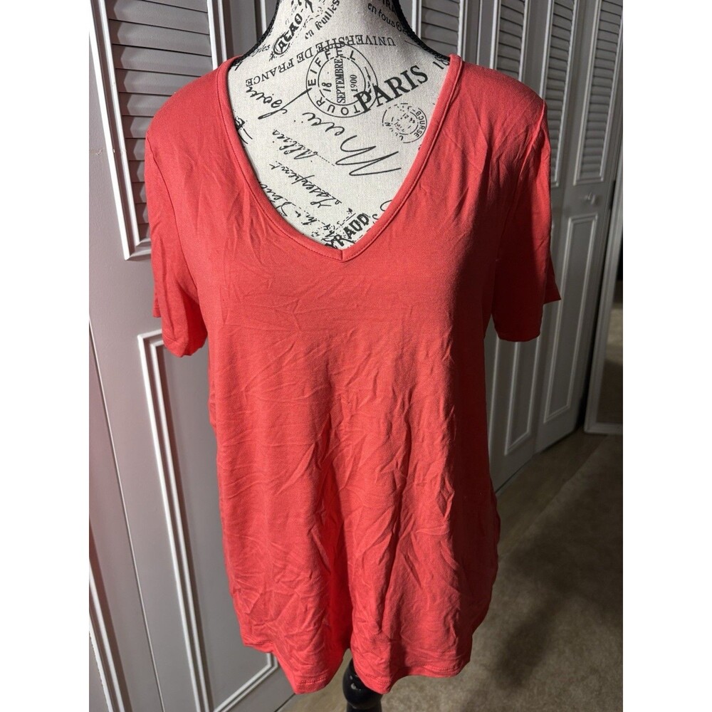 Old Navy Knit Red V-Neck Short Sleeve Basic Women's Regular Fit T-Shirt Size M